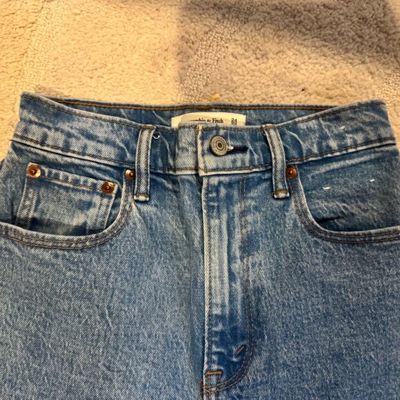 Abercrombie & Fitch The 90s Straight Ultra High Rise - Short - Picture 2 of 11